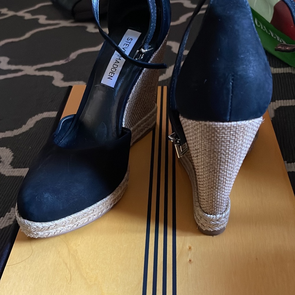 Steven Madden black wedges size 7M